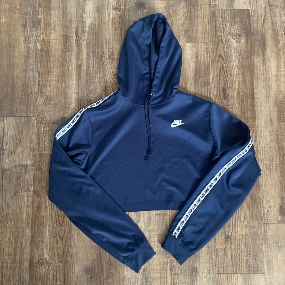 Nike Dri-Fit Cropped Hoodie